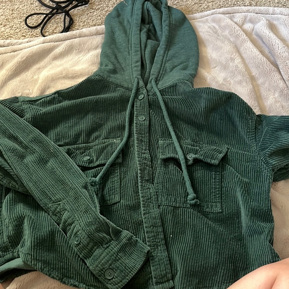 American Eagle cropped corduroy button up
